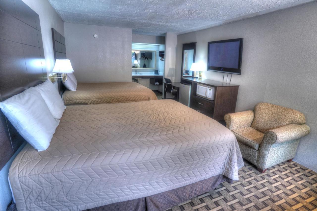 Amerivu Inn & Suites - Helen - Downtown Екстериор снимка