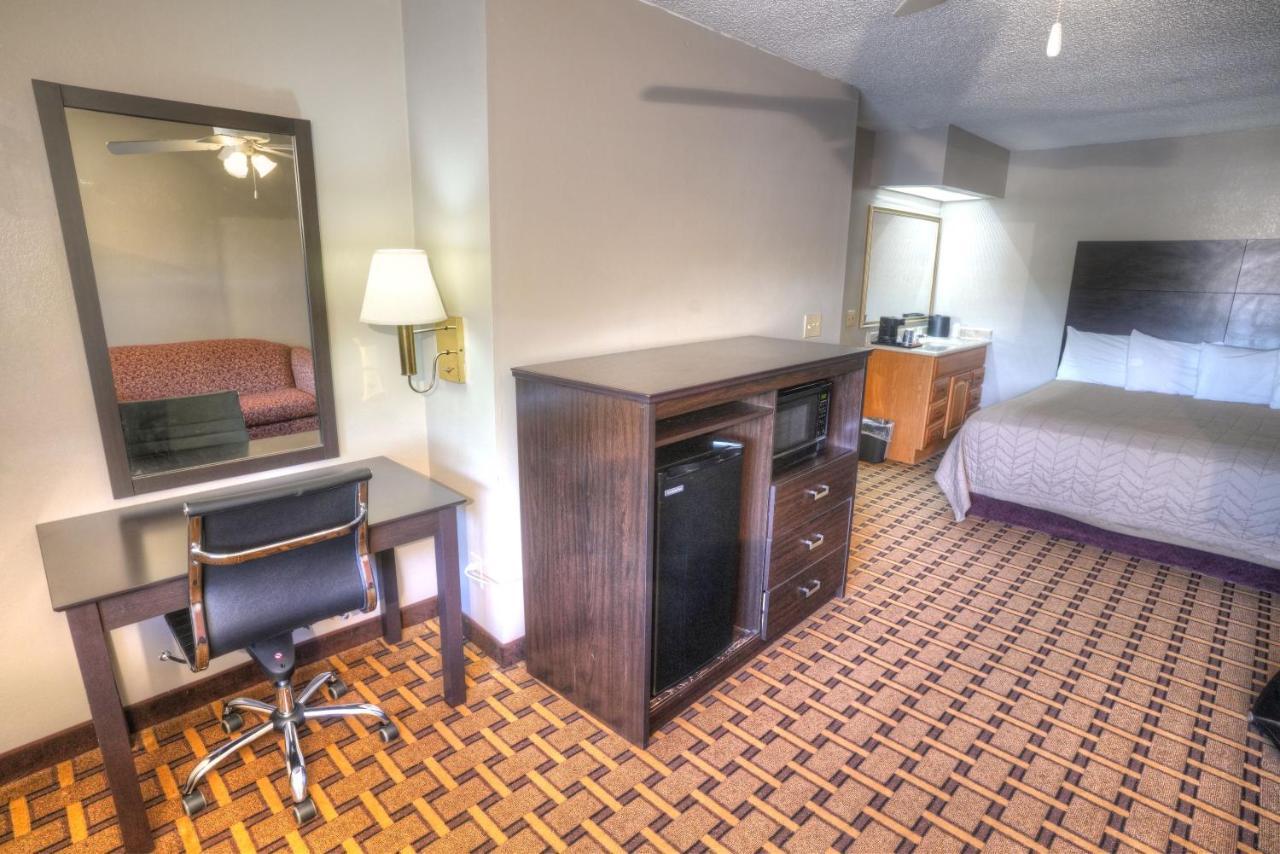 Amerivu Inn & Suites - Helen - Downtown Екстериор снимка