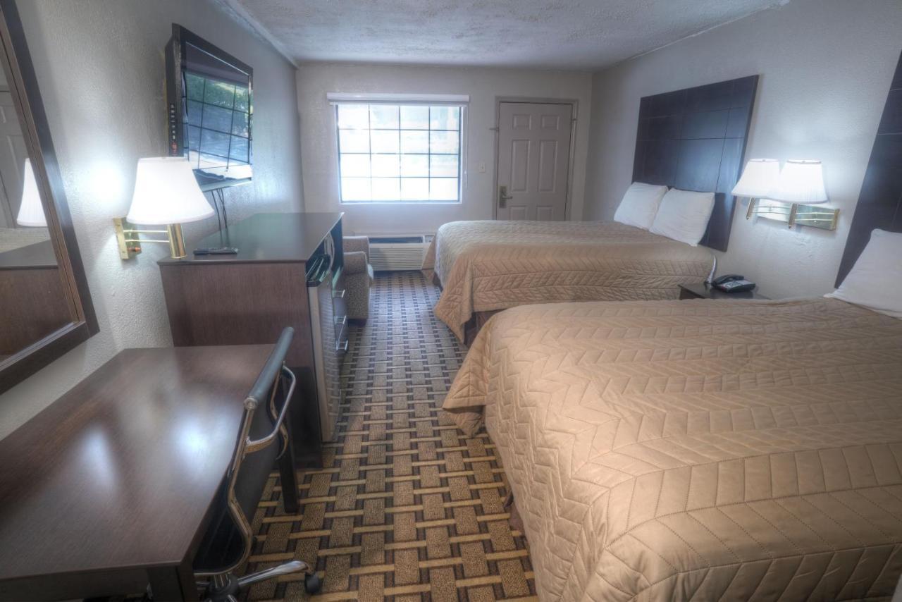 Amerivu Inn & Suites - Helen - Downtown Екстериор снимка