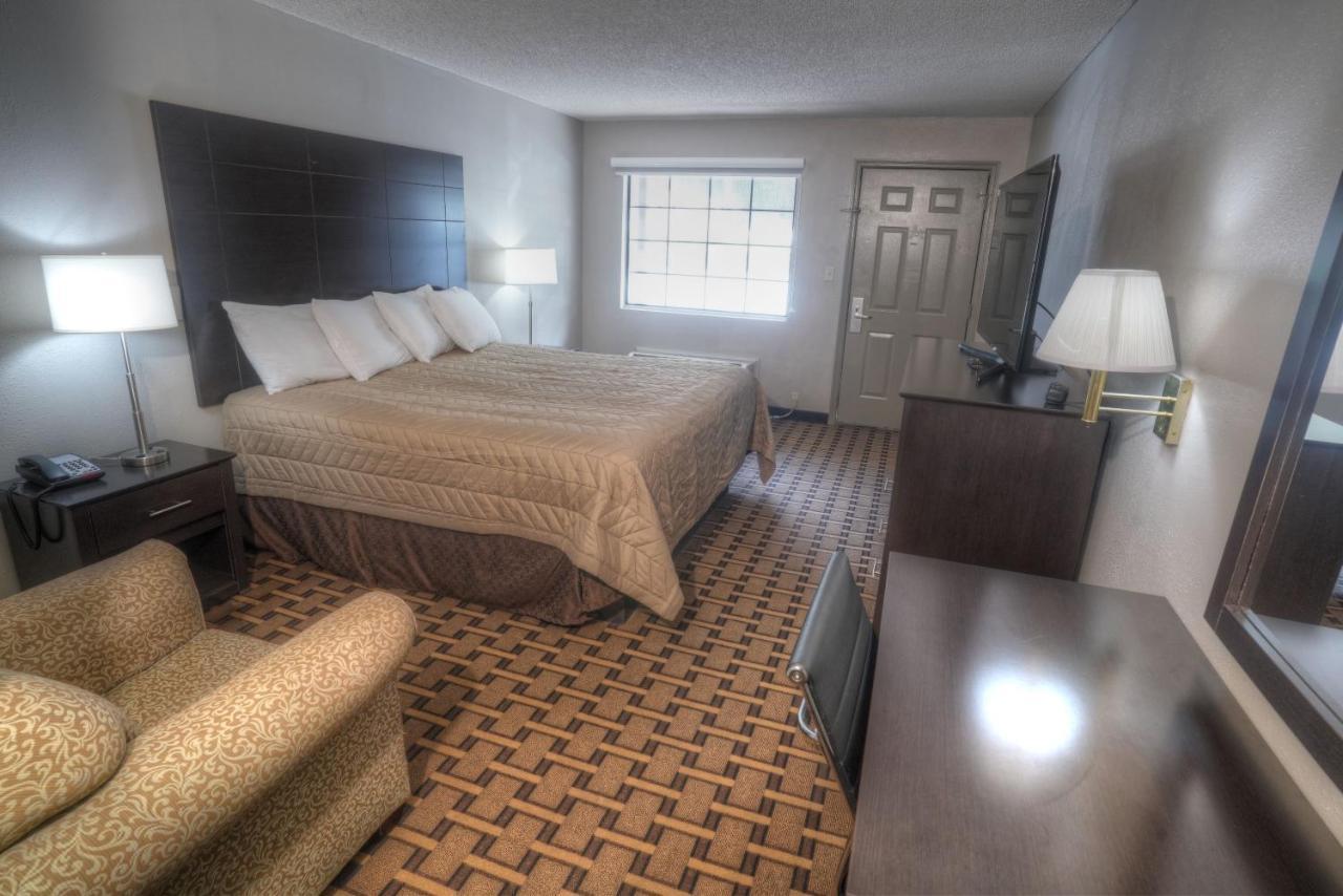 Amerivu Inn & Suites - Helen - Downtown Екстериор снимка